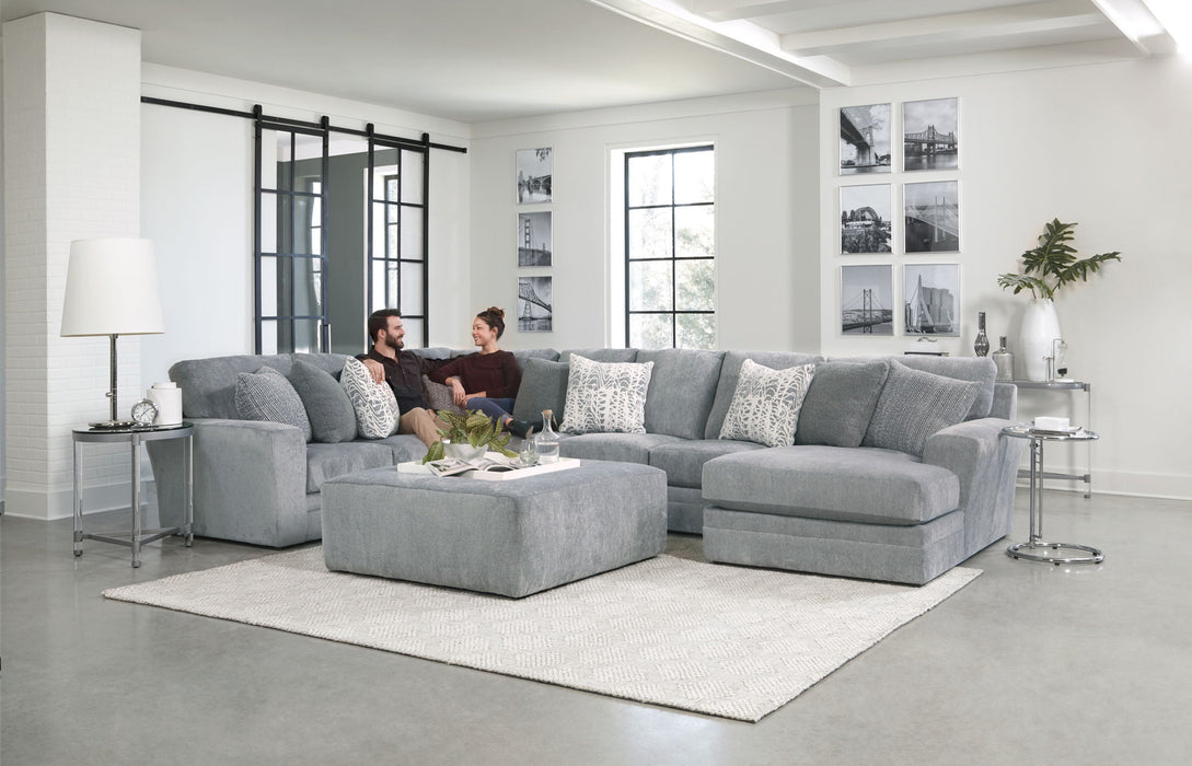 Glacier - Sectional With Cocktail Ottoman