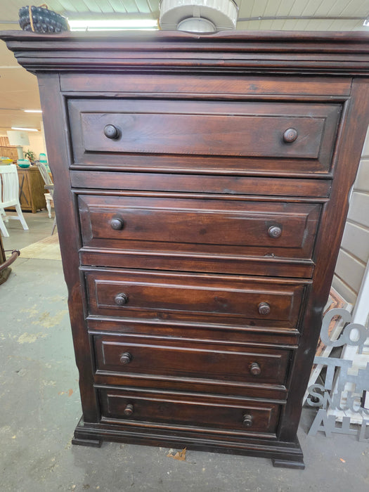 Colorado Marquis Brown 5 drawer Chest