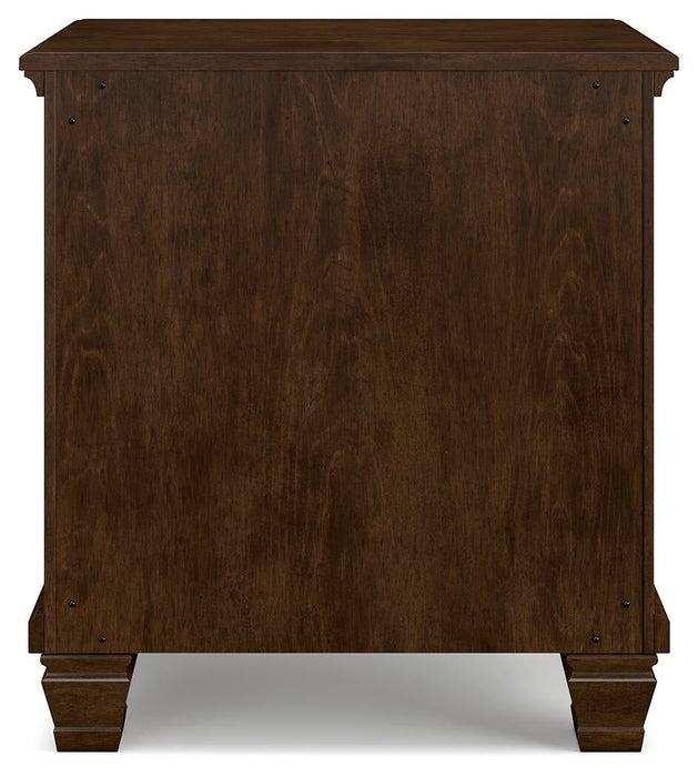 Danabrin Full Panel Bed with Mirrored Dresser, Chest and Nightstand