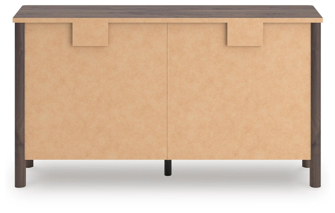 Pamytta King Panel Platform Bed, Dresser, Mirror and Nightstand